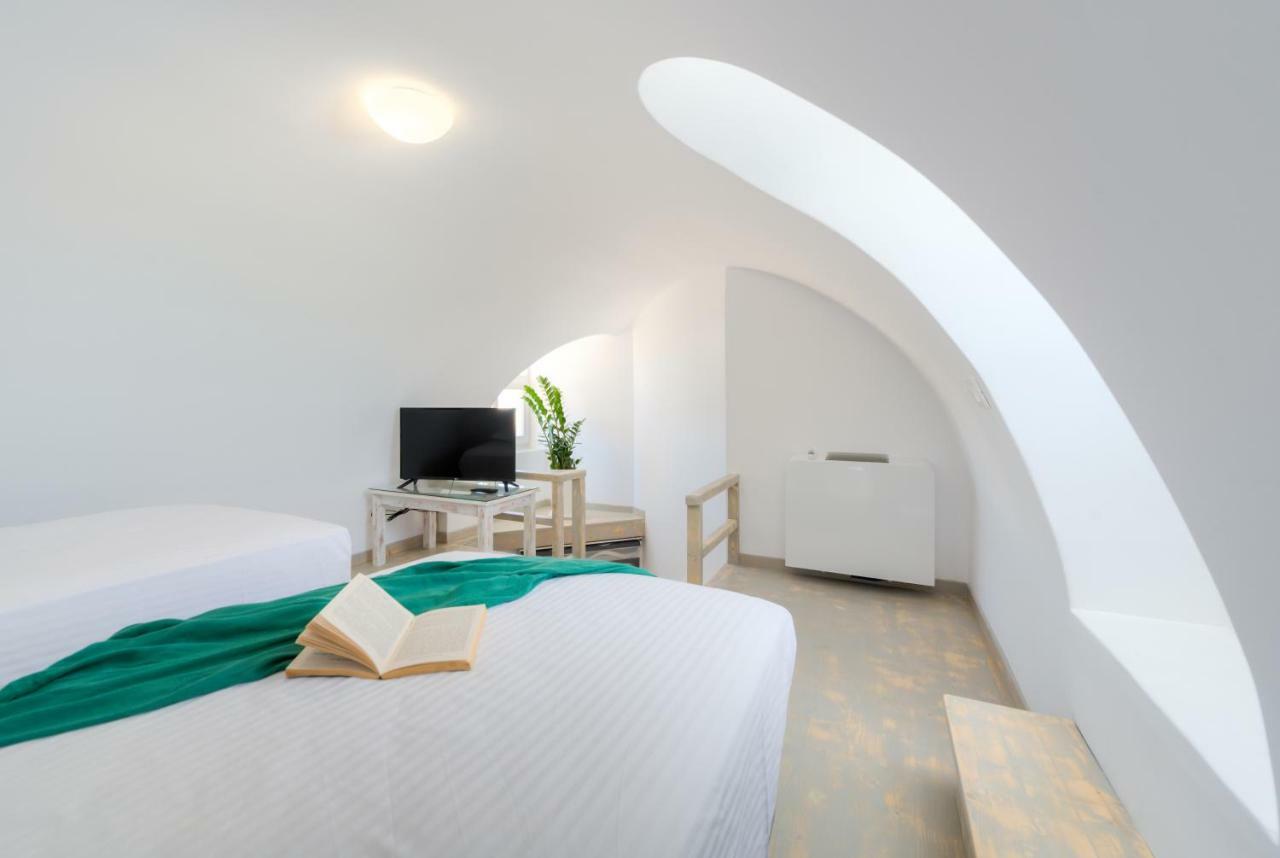 Crystal Villas Santorini Vóthon Exteriör bild